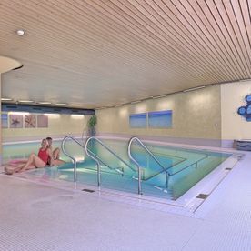 Schwimmbecken der Therapie Emery im Parkhotel