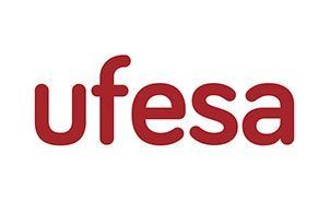 Logotipo de Ufesa: Texto rojo sobre fondo blanco.