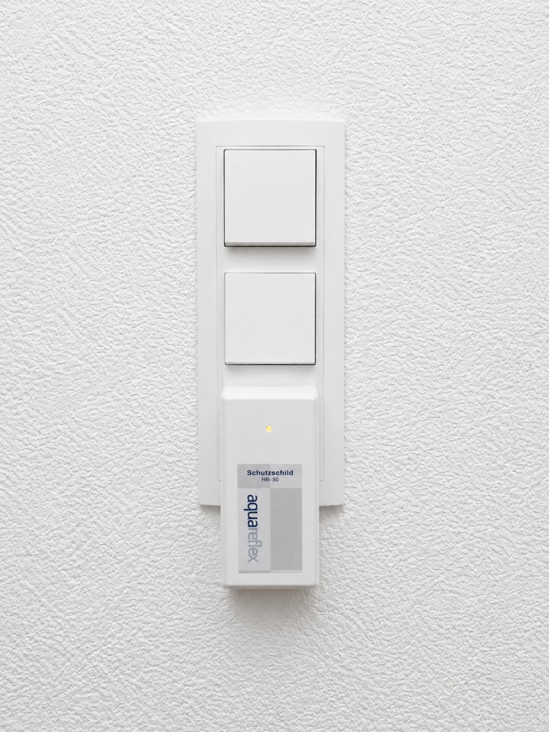 Schaltschrank mit Stromkabeln