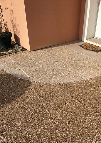 Finition travaillée pour la porte d'entrée