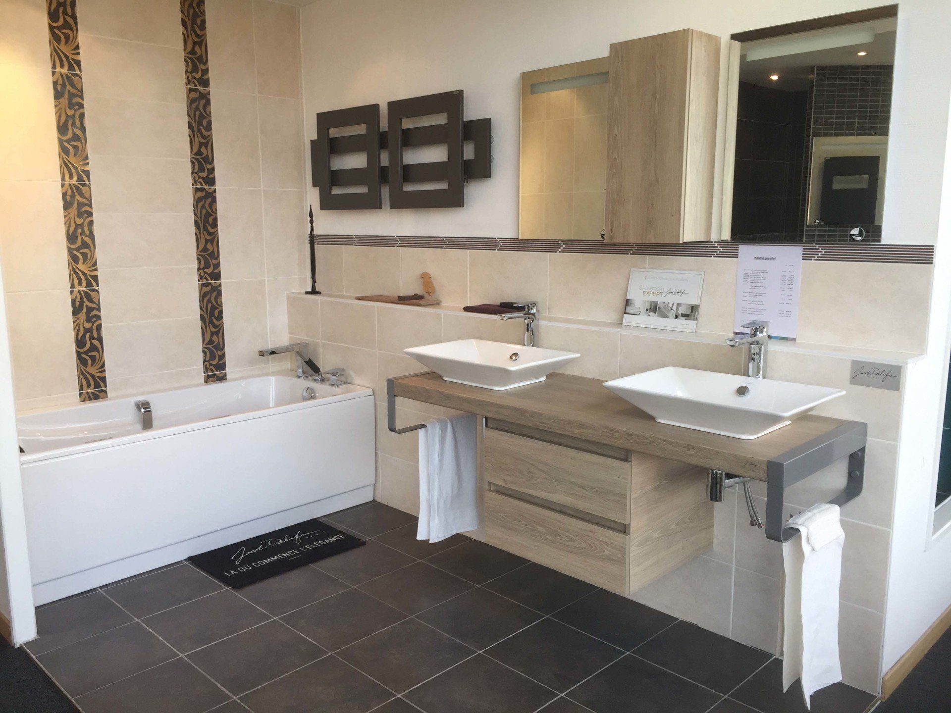 Modèle salle de bains double vasque