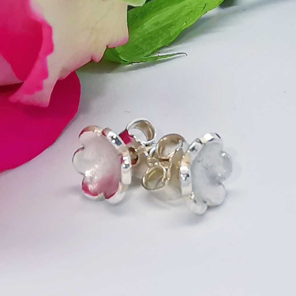 Ohrstecker in Blütenform