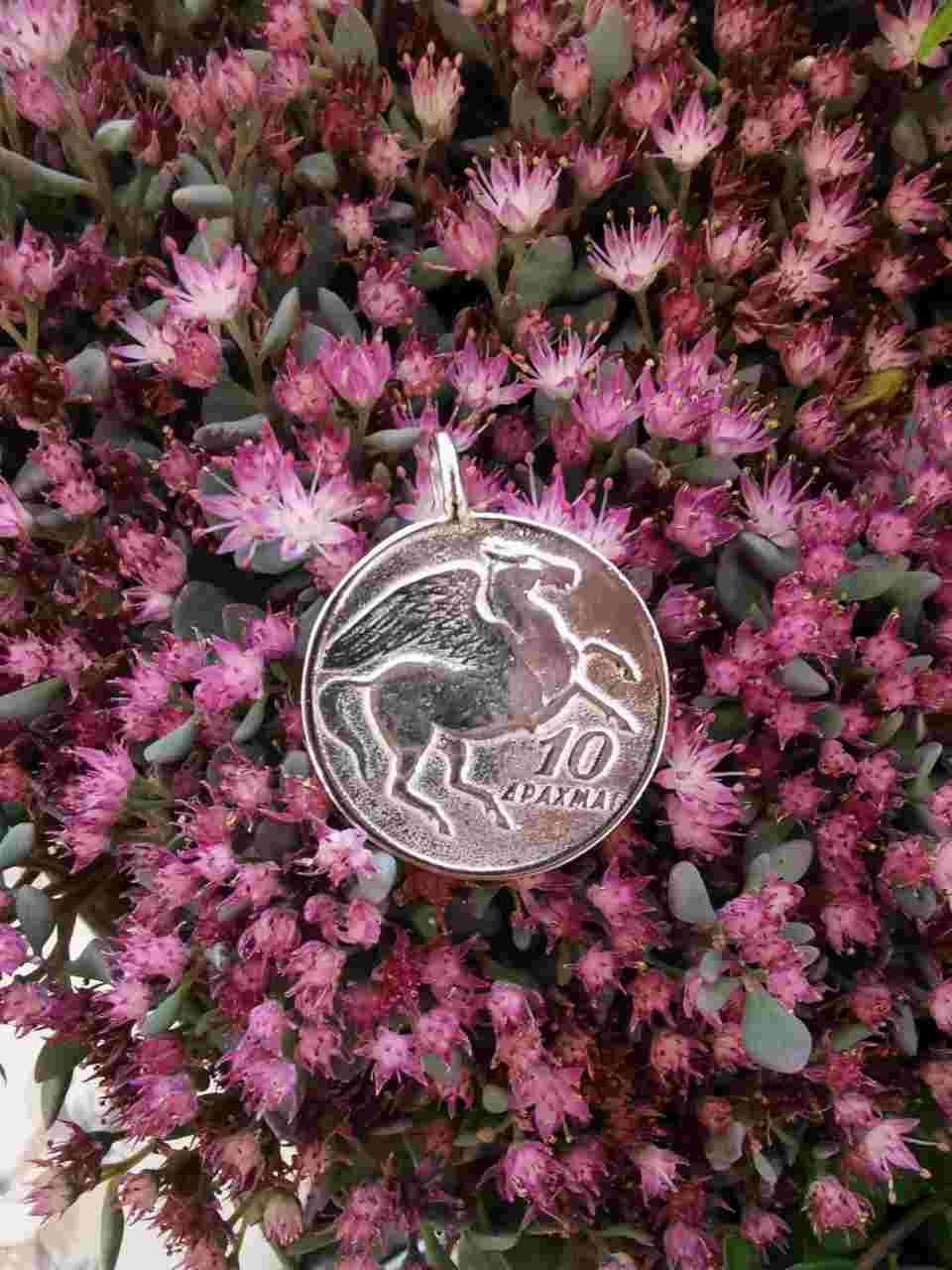 Kettenanhänger mit Pegasus-Motiv