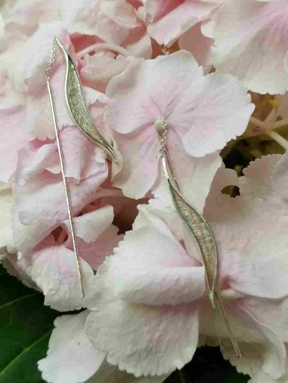 lange abstrakte Ohrhänger