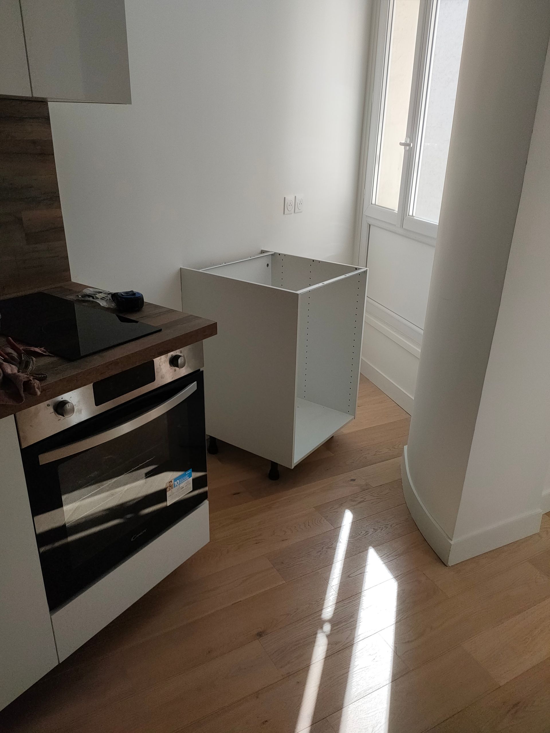 Une plaque de cuisson vu de 3/4 -Entreprise Haikal