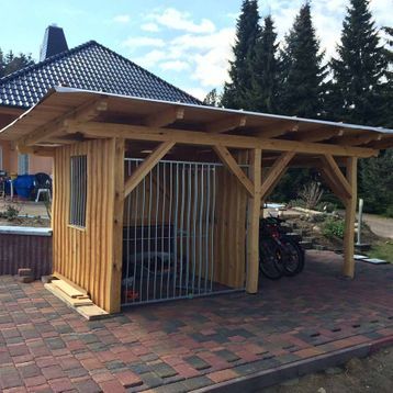 Carport mit Gitter