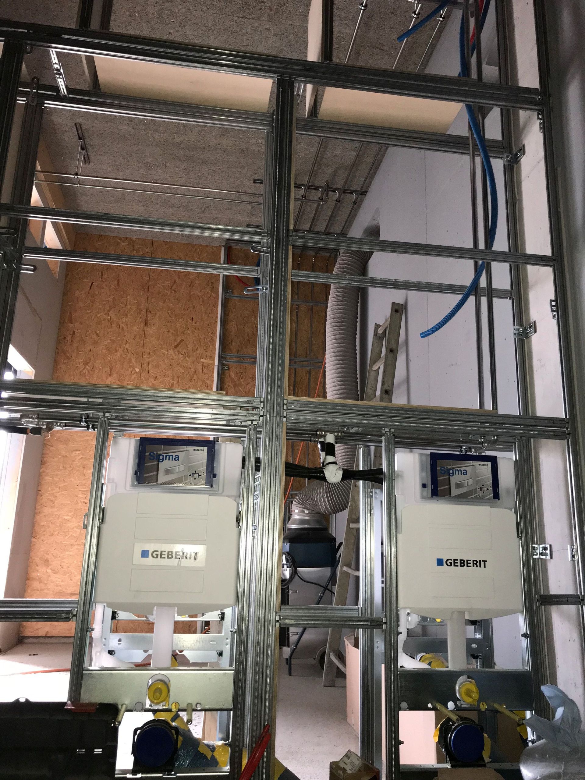 Dachgeschoss Bad Dusche WC - Brüesch AG