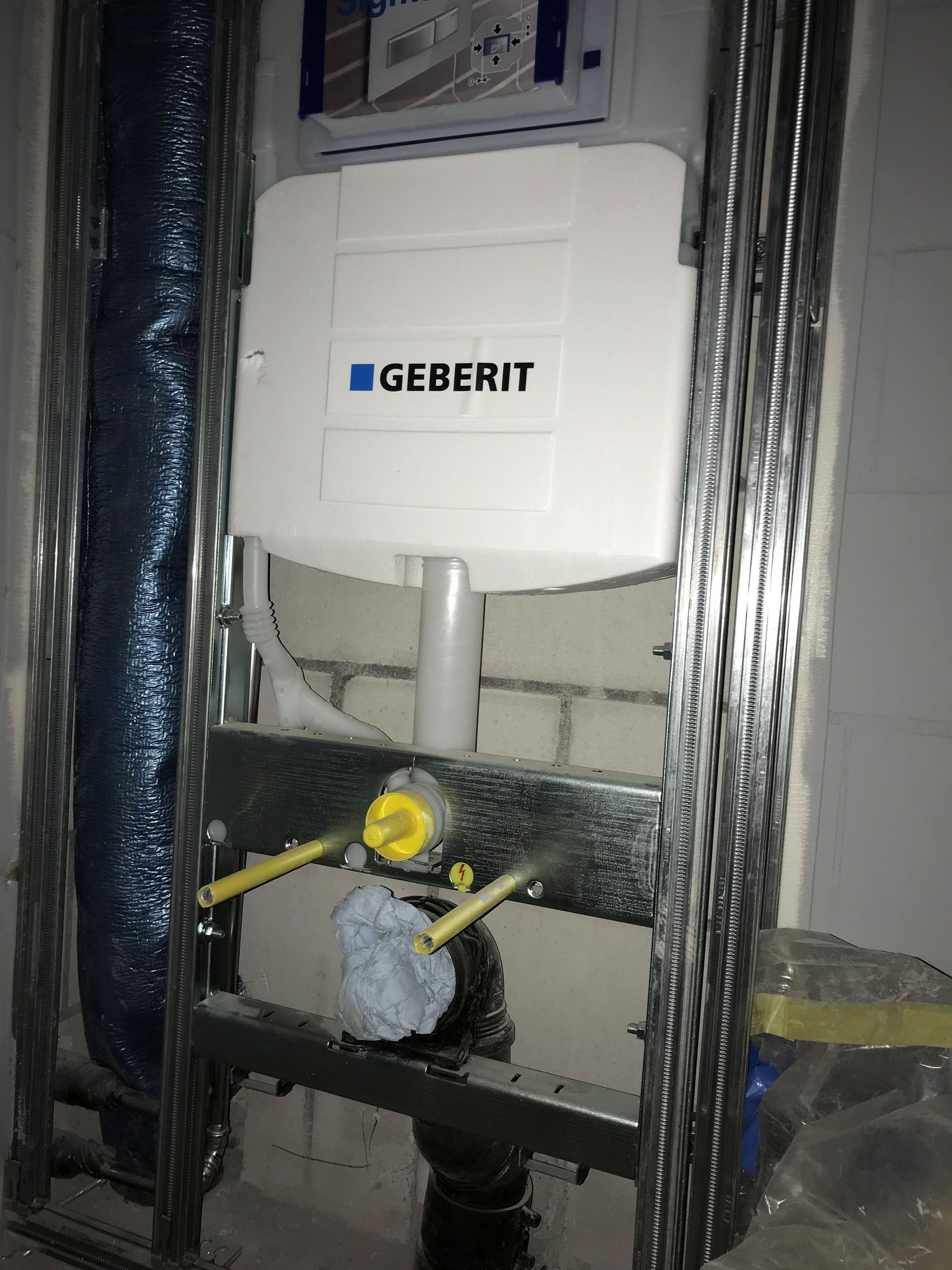 Dachgeschoss Bad Dusche WC - Brüesch AG