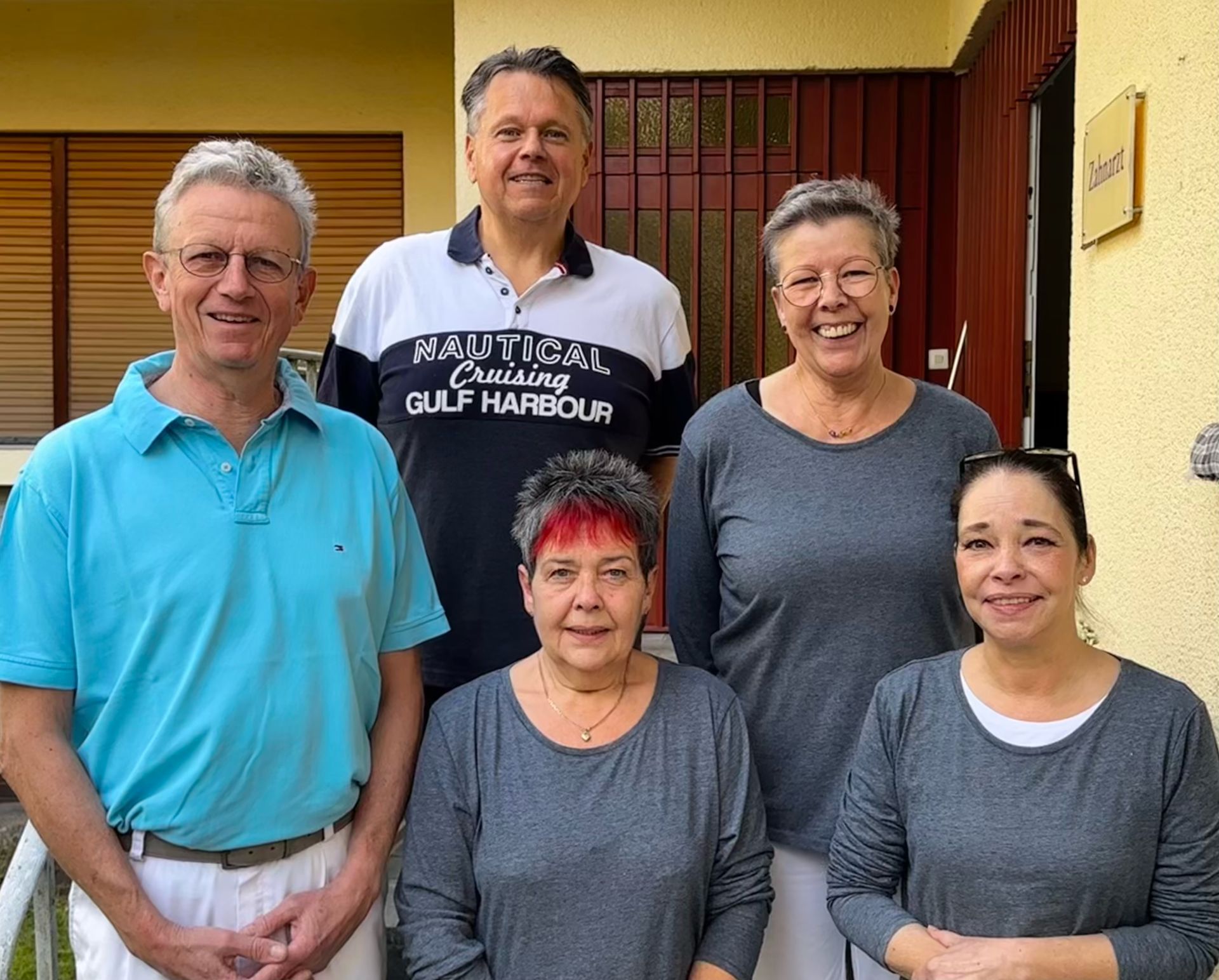 Foto vom Team der Baumbach Michael Zahnarztpraxis