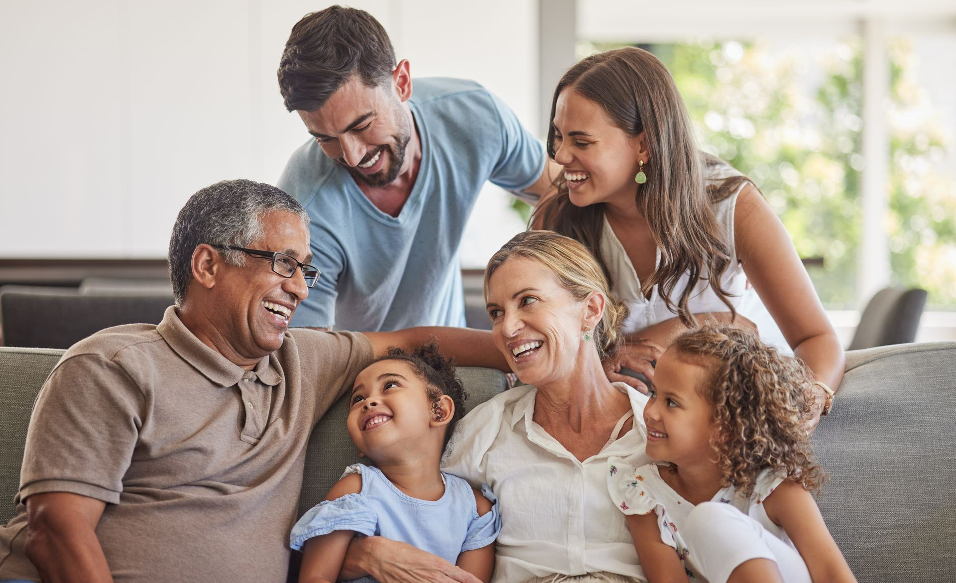 Une grande famille réunie et heureuse