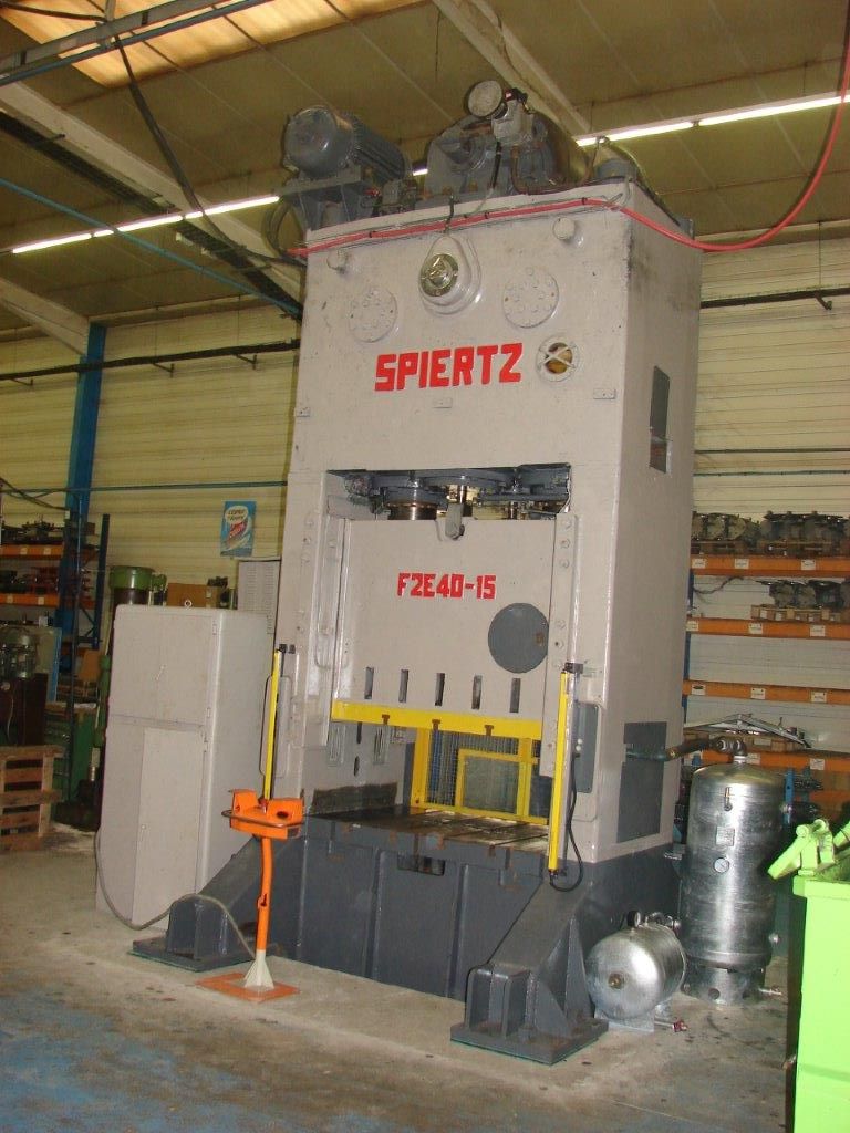 Machine de découpe Spiertz