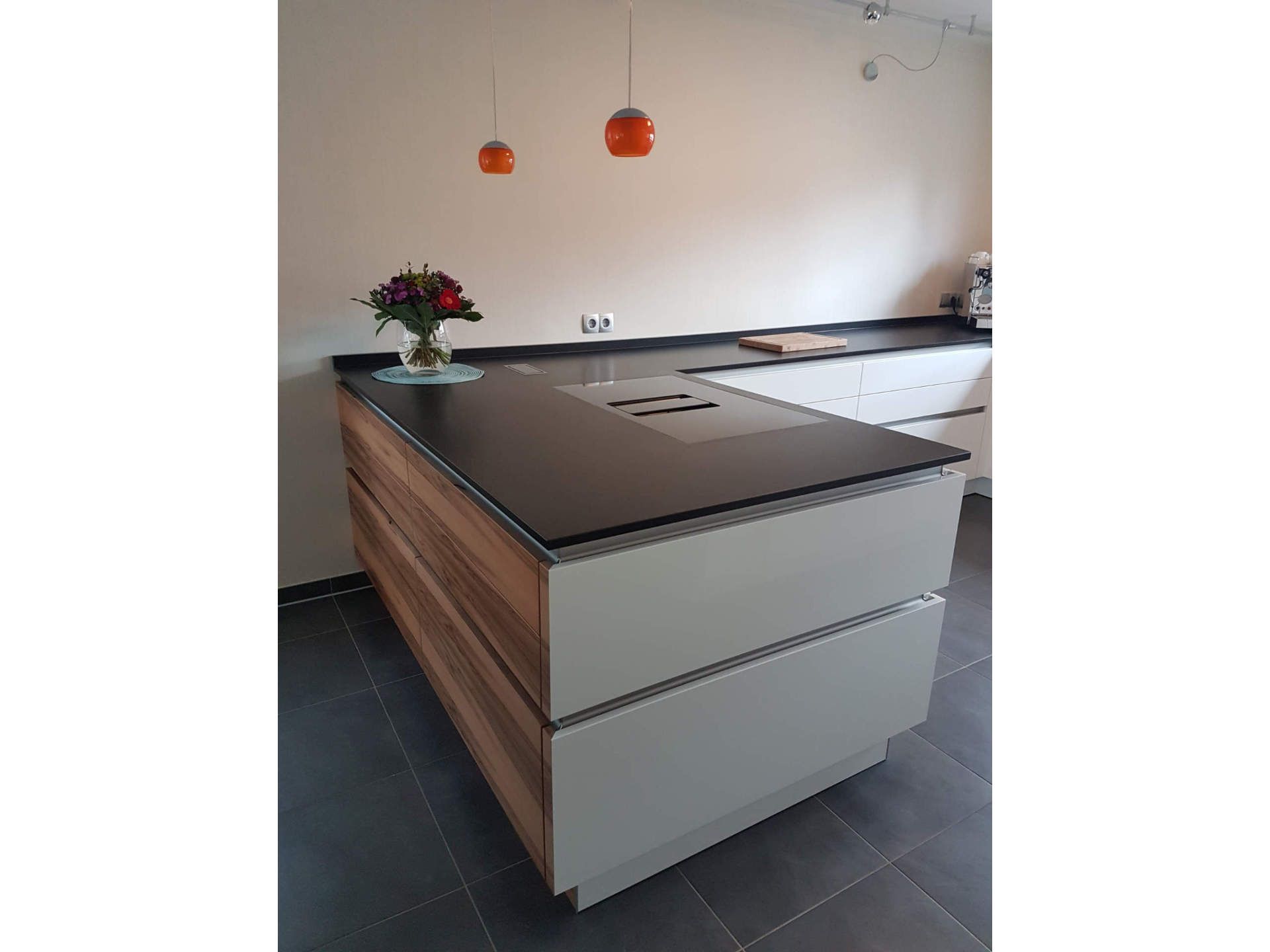 JeWu Möbel | Küche | Holz dunkel - weiß