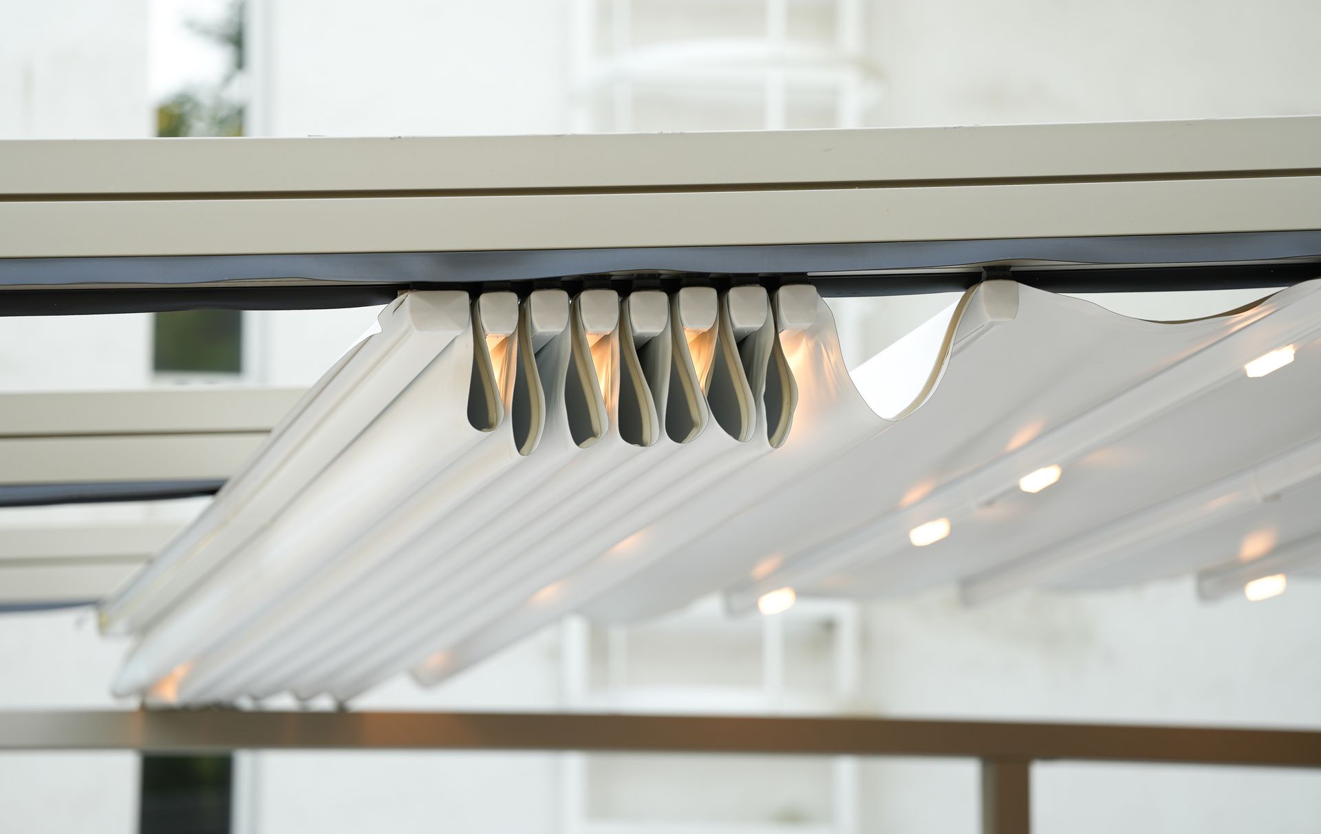 Toile blanche pour toit de pergola rétractable