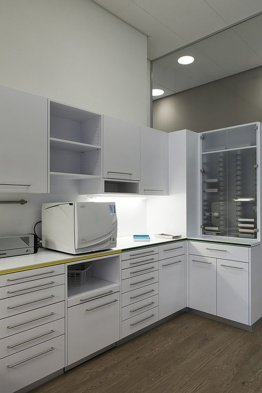 Praxis - Dr. Dr. Henri Thuau - Baar