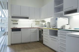 Praxis - Dr. Dr. Henri Thuau - Baar