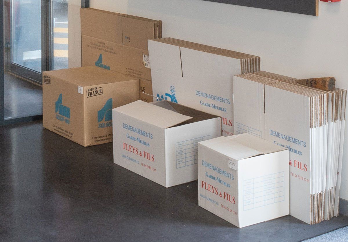 Cartons à la boutique d' Auvergne Self Stockage