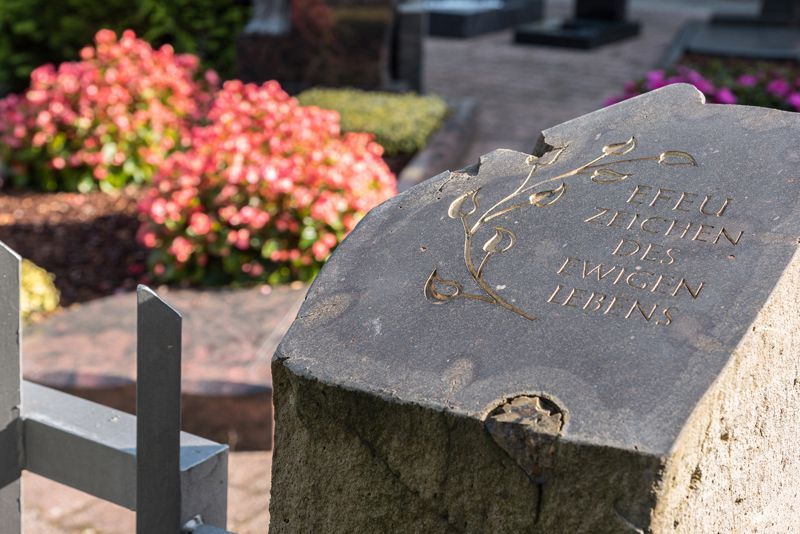 Grabmale | Joerißen Grabmale GmbH in Mönchengladbach und Wegberg