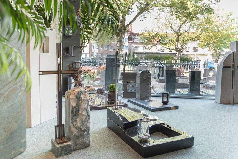 Grabschmuck | Joerißen Grabmale GmbH in Mönchengladbach und Wegberg