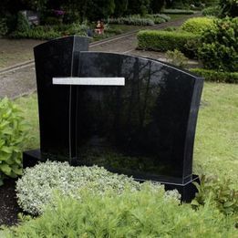 Grabsteine für Tiefengräber | Joerißen Grabmale GmbH in Mönchengladbach und Wegberg