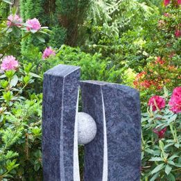 Grabsteine für Tiefengräber | Joerißen Grabmale GmbH in Mönchengladbach und Wegberg