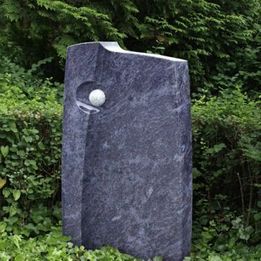 Grabsteine für Tiefengräber | Joerißen Grabmale GmbH in Mönchengladbach und Wegberg