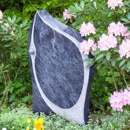 Grabsteine für Tiefengräber | Joerißen Grabmale GmbH in Mönchengladbach und Wegberg