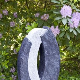 Grabsteine für Tiefengräber | Joerißen Grabmale GmbH in Mönchengladbach und Wegberg