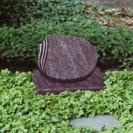 Grabsteine für Urnengräber | Joerißen Grabmale GmbH in Mönchengladbach und Wegberg