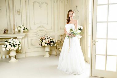 Braut im Hochzeitssaal