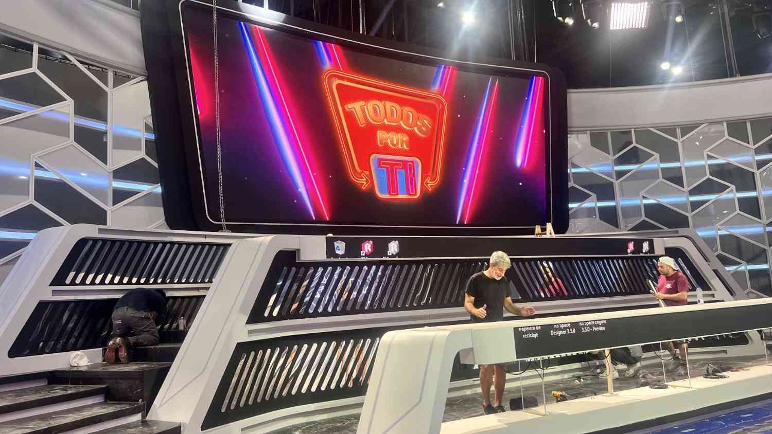 Platò futurista de televisió amb un