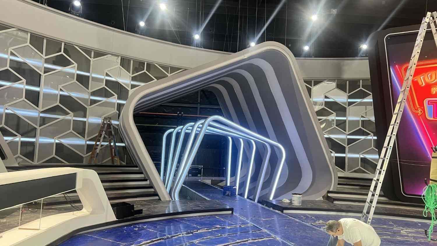 Instalación futurista de un túnel
