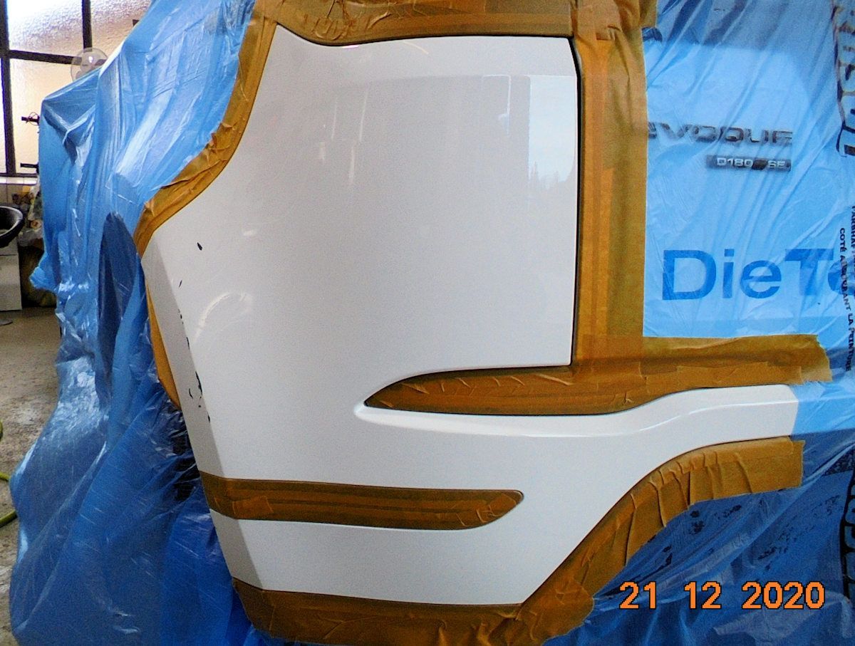 Erster Schritt der Lackreparatur