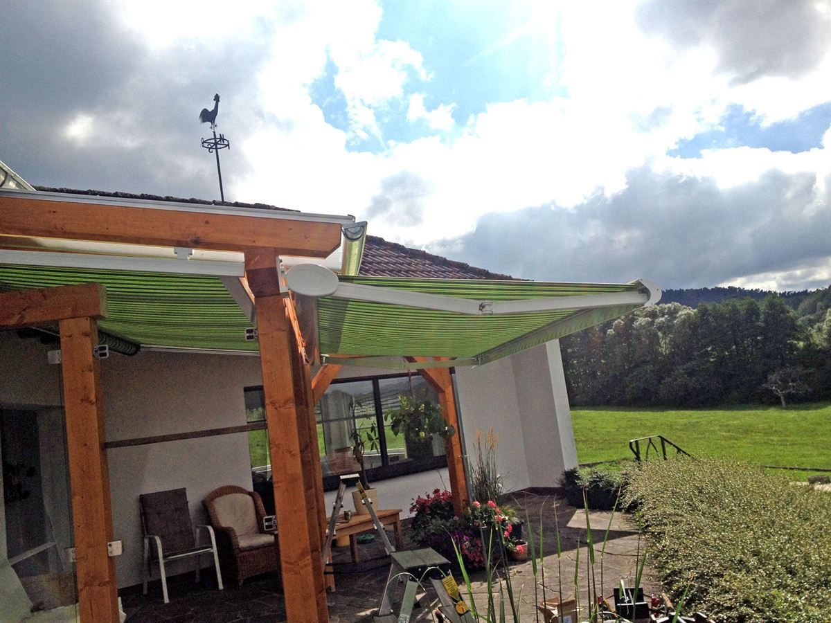 Sonnenschutz für die Terrasse mit einer Markise von MLS Sonnenschutztechnik aus Köln