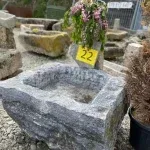 Fontaine et bassin en pierre