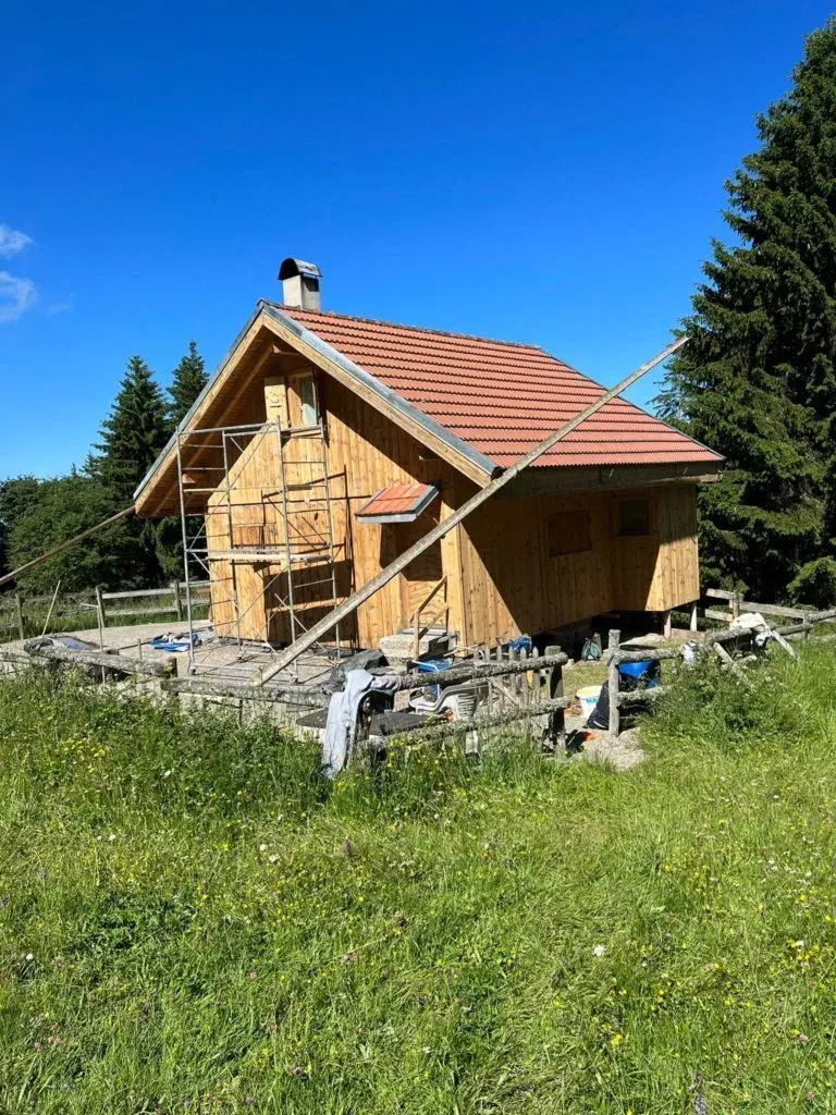 entretien, sablage d'un chalet en bois