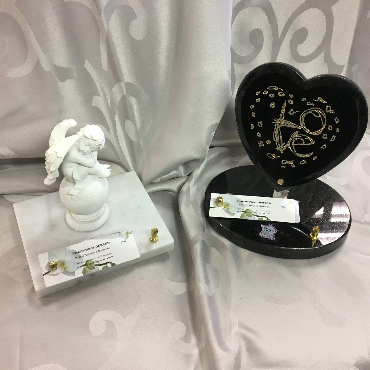 plaques funéraire en forme de cœur