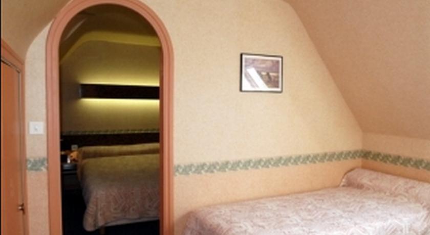 Chambre confortable avec salle de bain privative à Plomeur (29)
