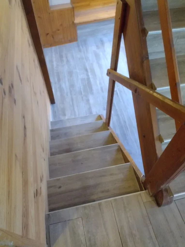 Escalier en carrelage imitation bois