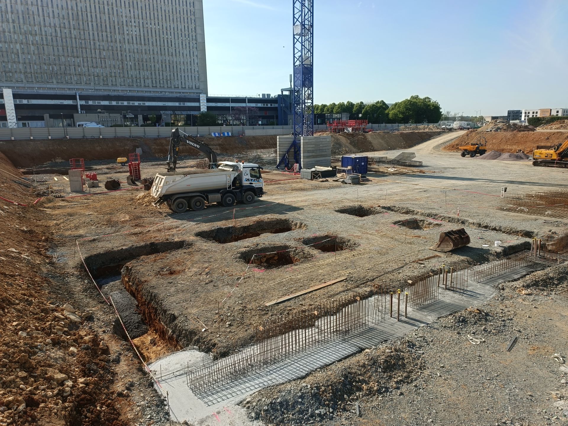 Terrassement et préparation aux fondations pour un projet de construction