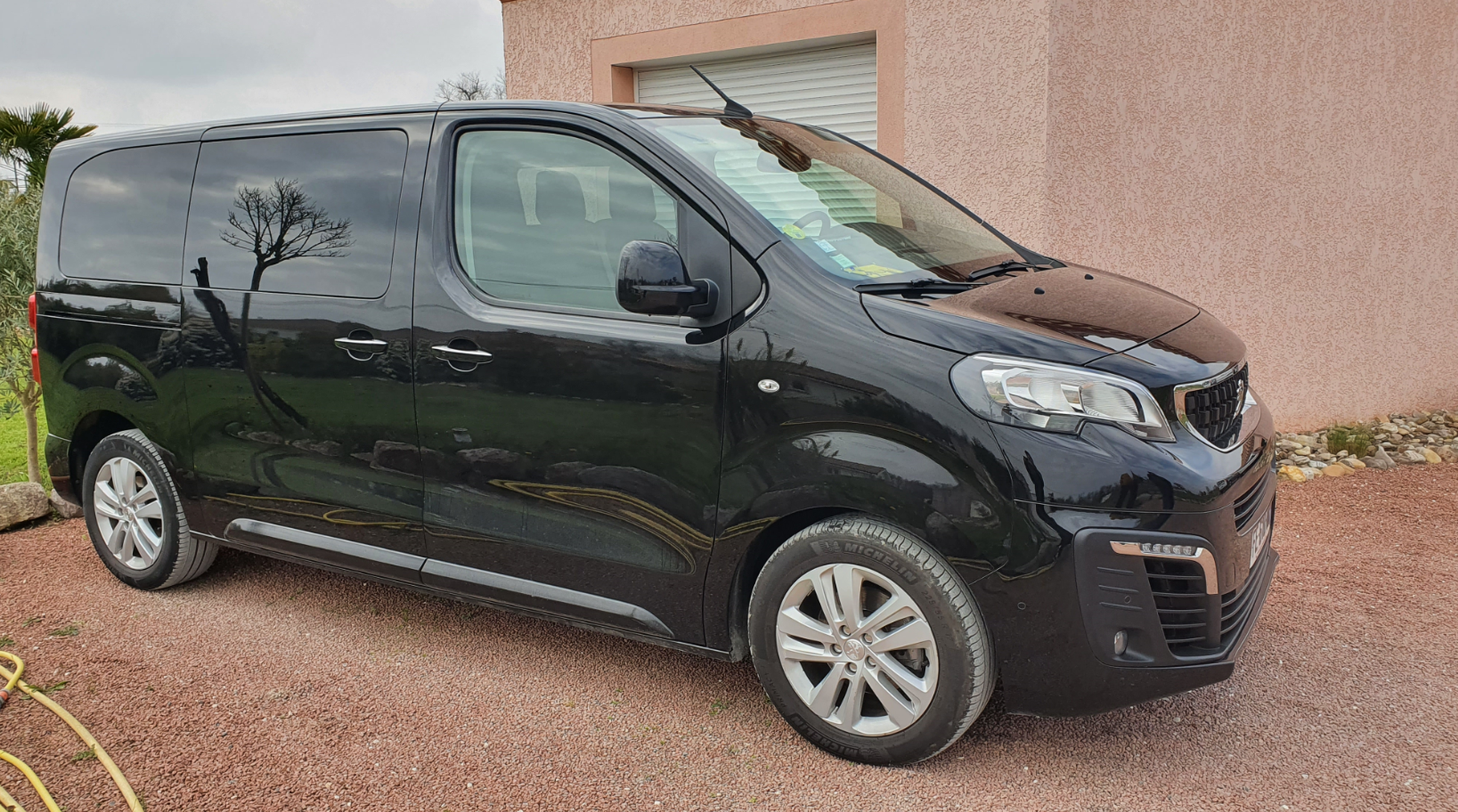 Peugeot Traveller 9 places