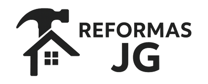 Logotipo con el icono de un martillo y una casa y la inscripción "Reformas JG".
