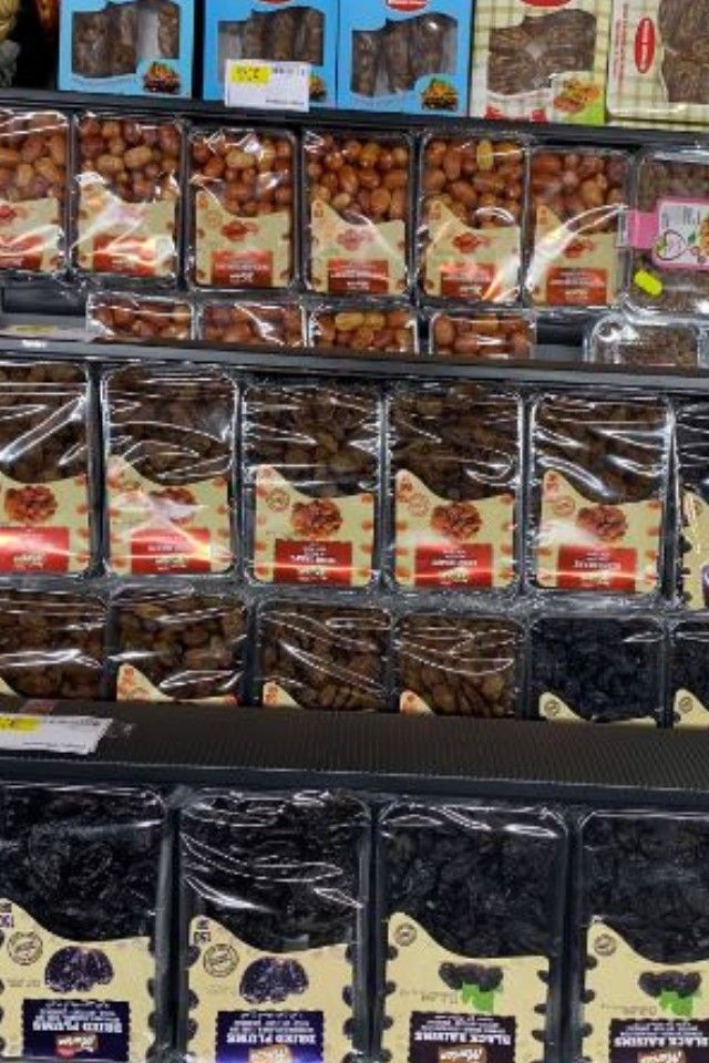 Süßigkeiten im Regal