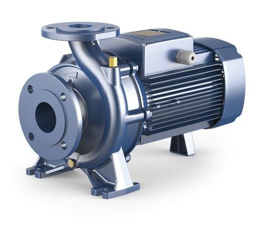 Une pompe à eau de couleur bleue