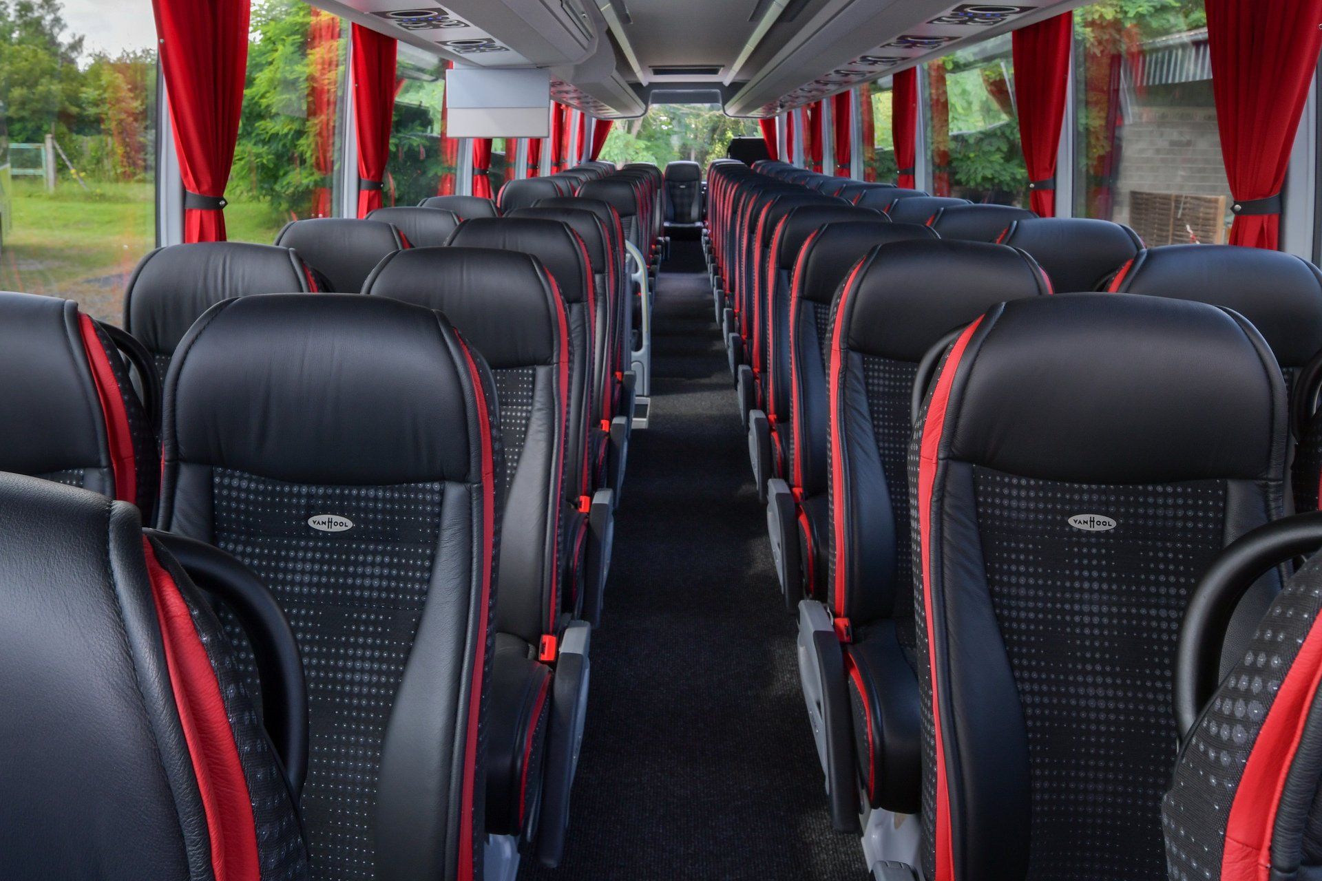 Allée centrale intérieur bus