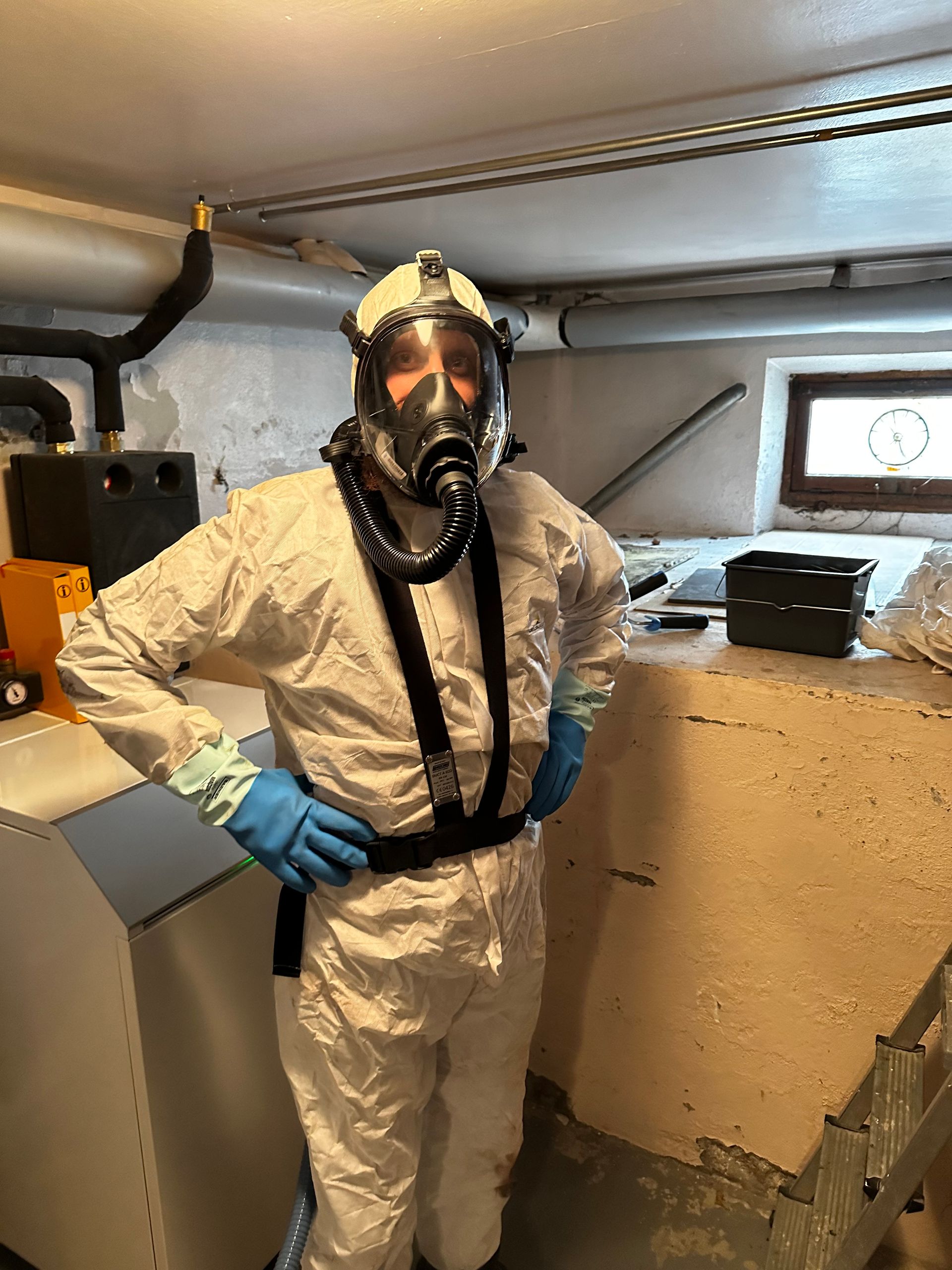 Équipement de sécurité pour un chantier de décontamination suite sinistre fioul