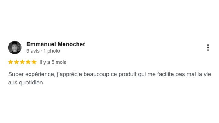 Test d'un produit par Emmanuel Menochet avec une note de 5 étoiles, affirmant qu'il simplifie la vie au quotidien.