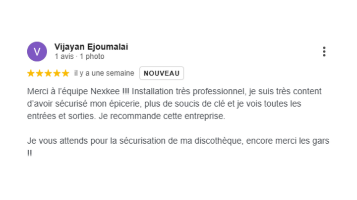 Avis sur l'installation de Nexkee avec cinq étoiles, louant l'installation professionnelle et recommandant l'entreprise.