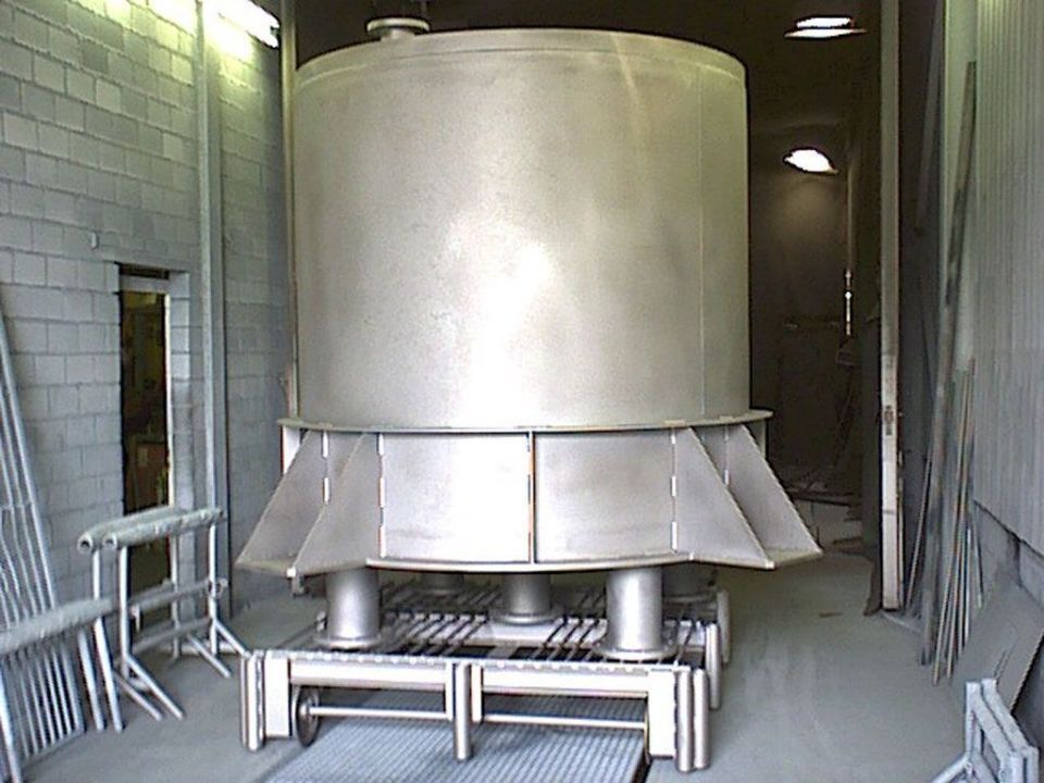 Grosses Metallobjekt