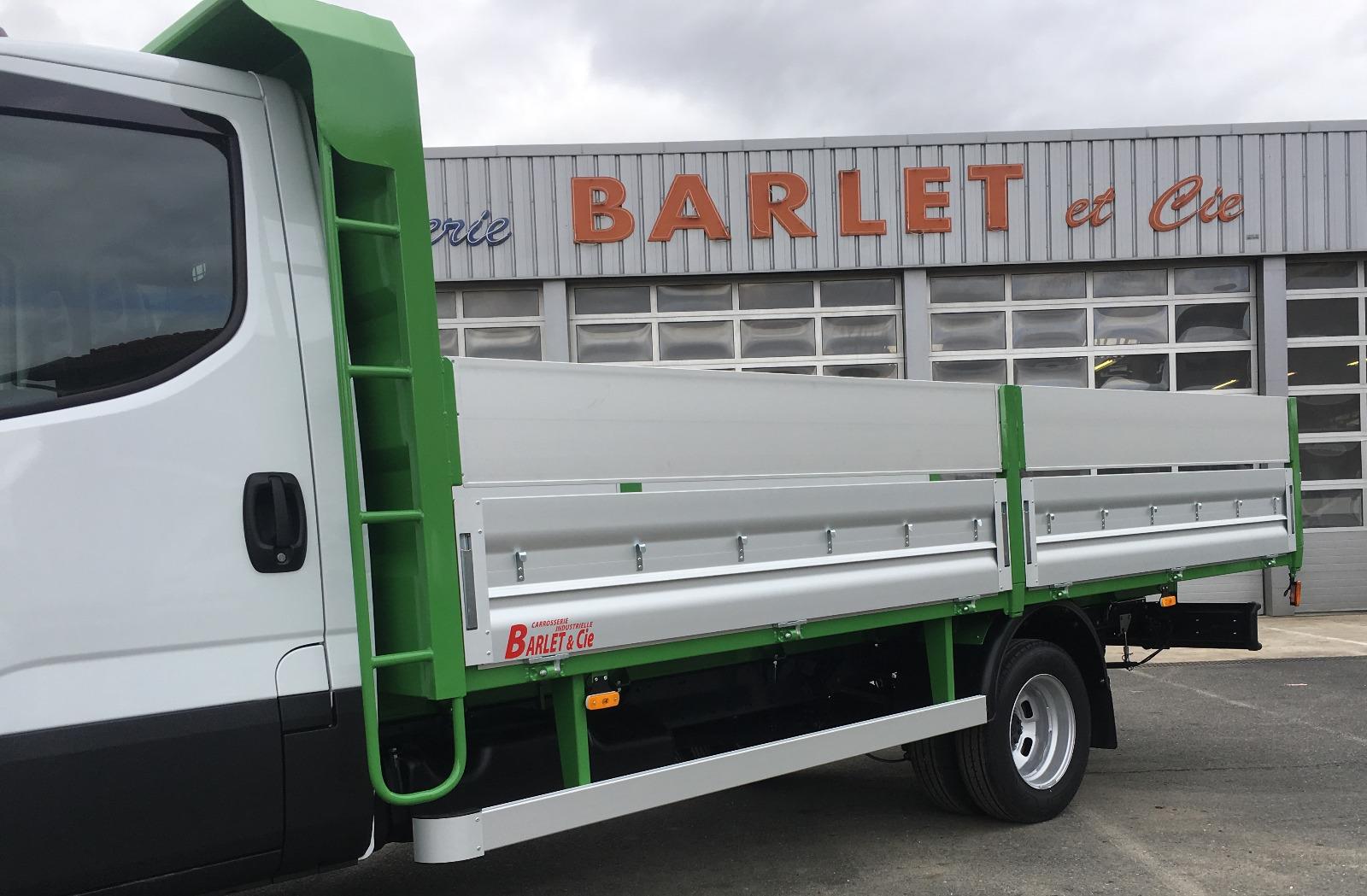 Plateau ridelle avec face Av montée accès