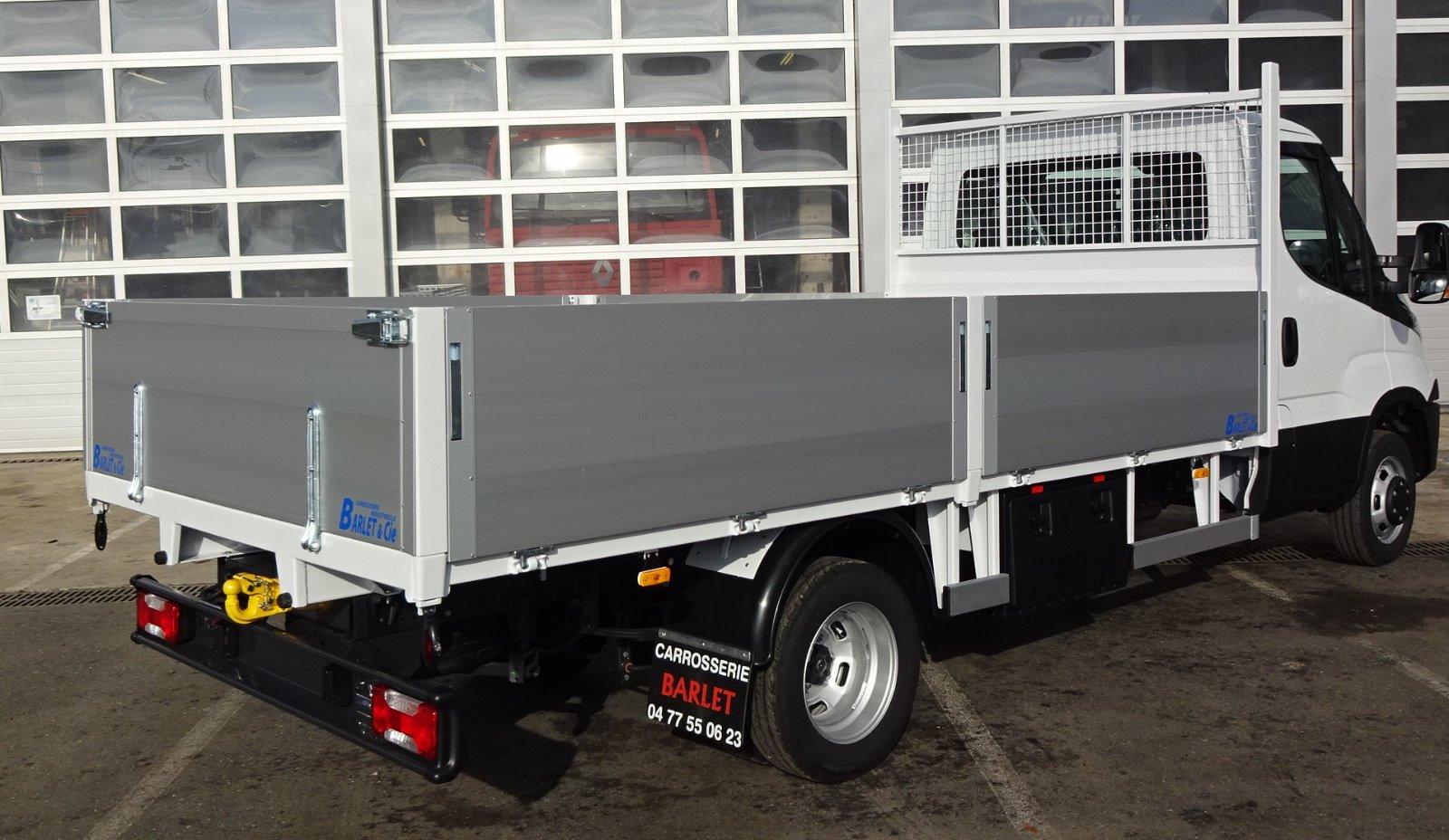 Plateau double ridelle aluminium avec crochet attelage